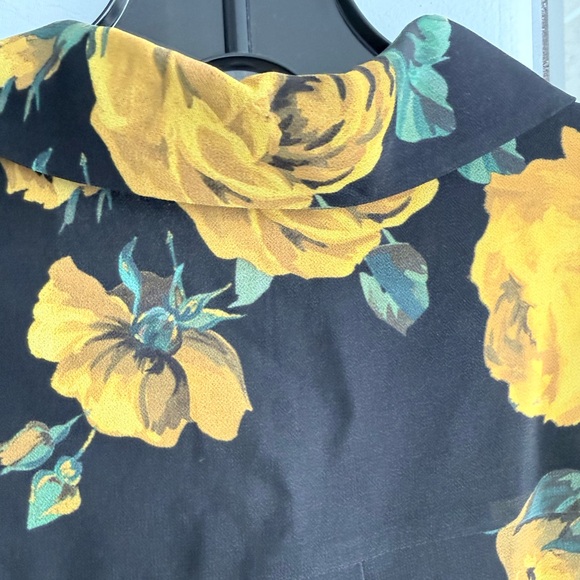 ALICE + OLIVIA Candace Floral Sheer Blouson Shirt - Picture 12 of 14